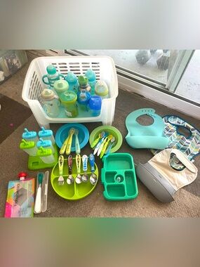 Baby feeding Bundle. plates, Cups, molds, utensils, pouch, bibs more!